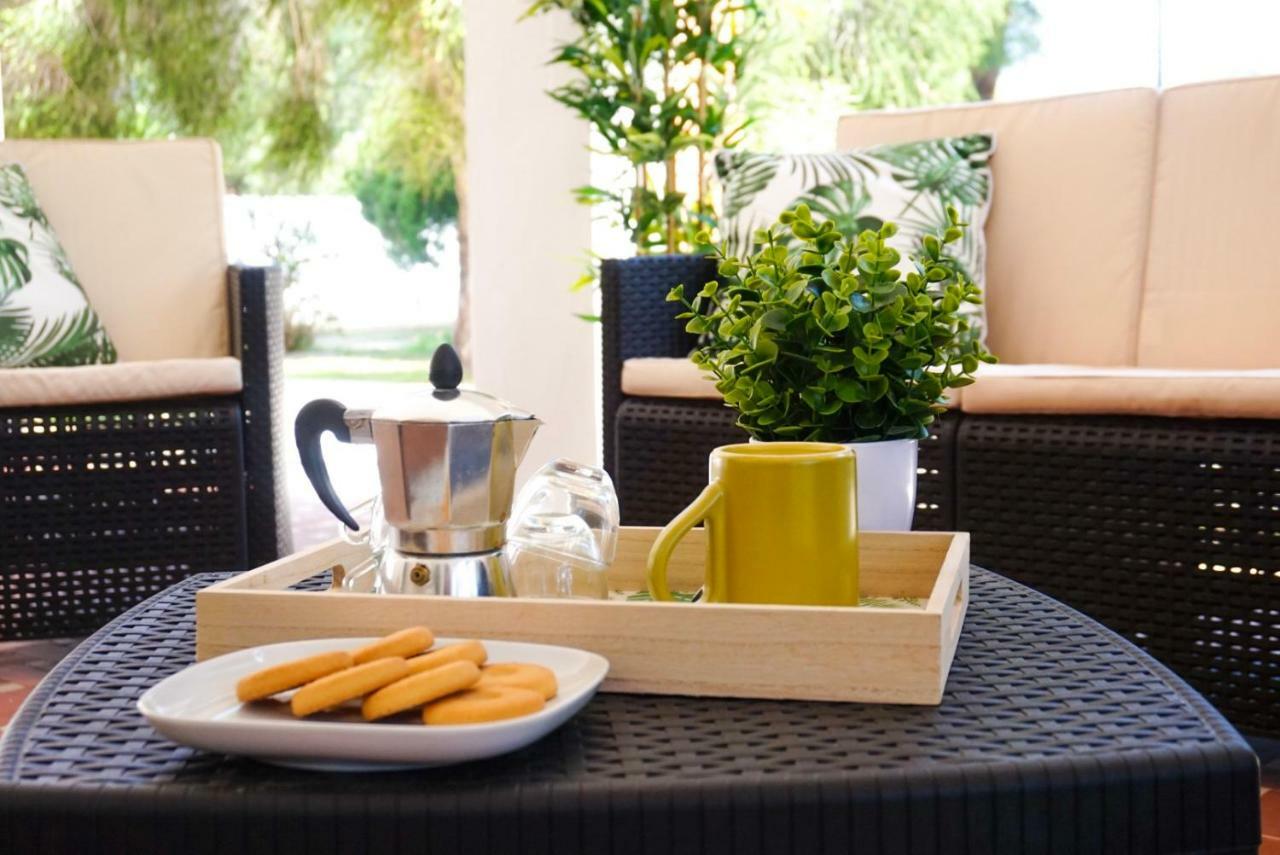 Villa Aurelia - Seafront Apartment With Terrace Quartu SantʼElena Exterior foto